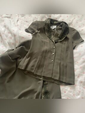 Danny & Nicole vintage 2 piece top and skirt set🩷